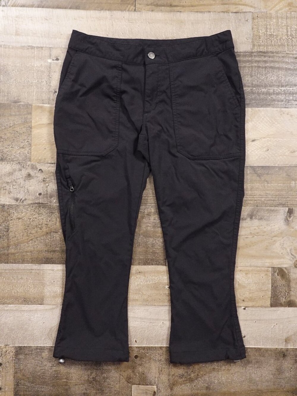 Columbia Leslie Falls Capris Women’s 6 Black Hiking Outdoor Stretch 21.5" inseam